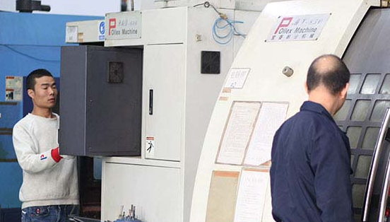 在深圳怎么選擇專業(yè)的模具開模廠呢？