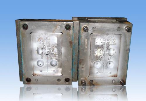 深圳塑膠模具廠，塑料模具零配件的熱處理工藝介紹